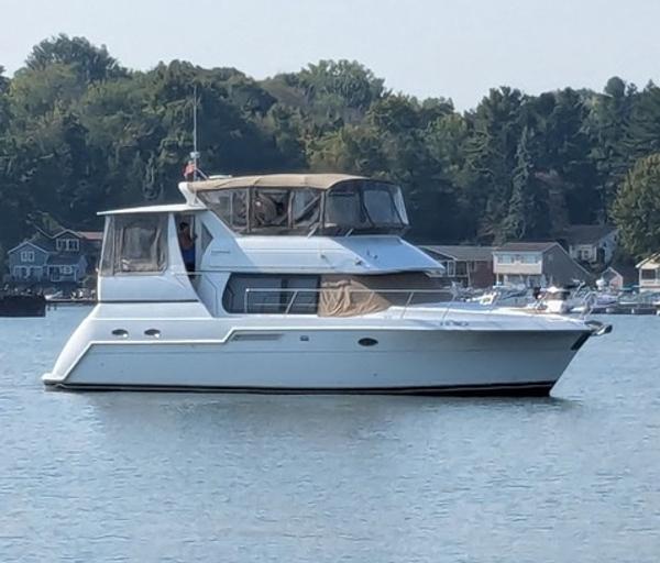 1999 Carver 406 Aft Cabin Motor Yacht
