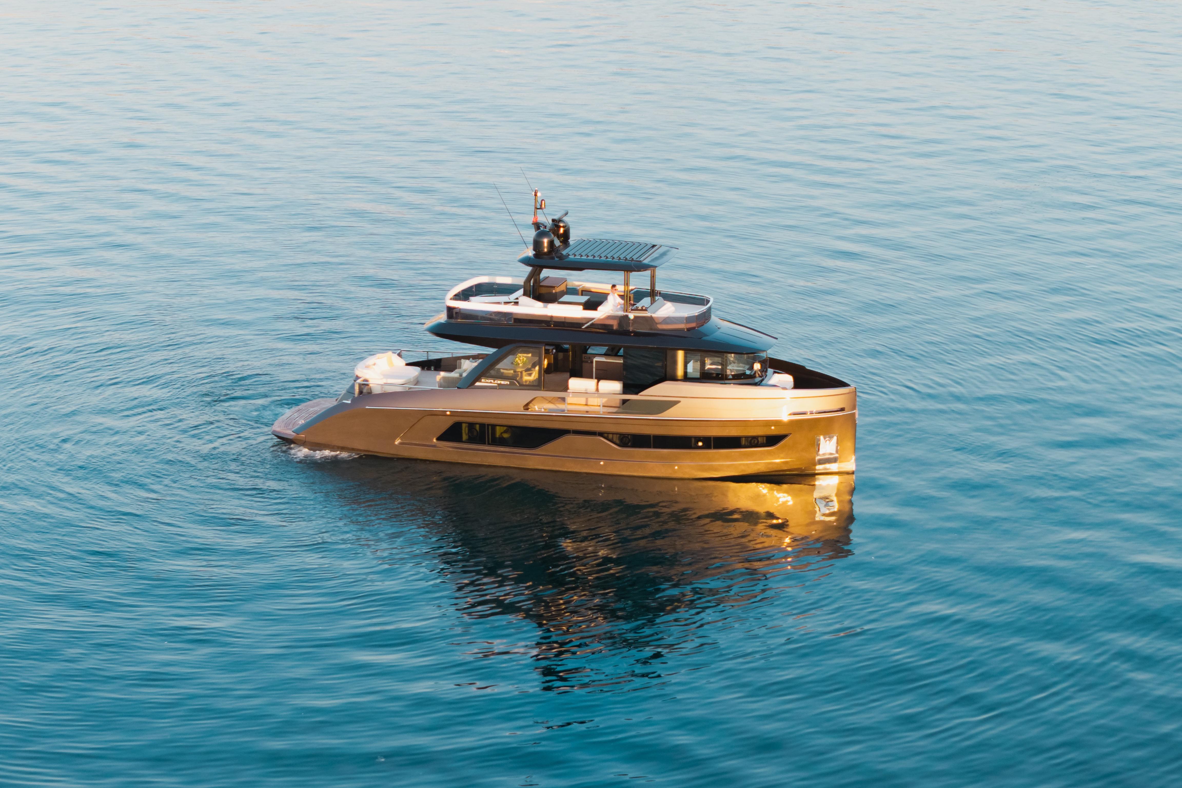 2025 Explorer 62