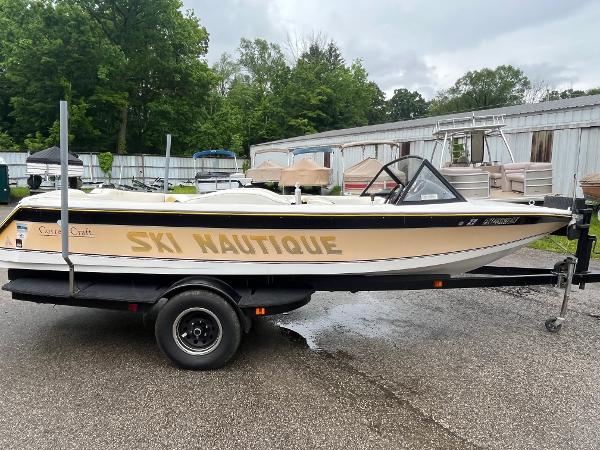 1990 Correct Craft ski nauitque