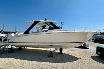 2026 Tiara Yachts 34 LS