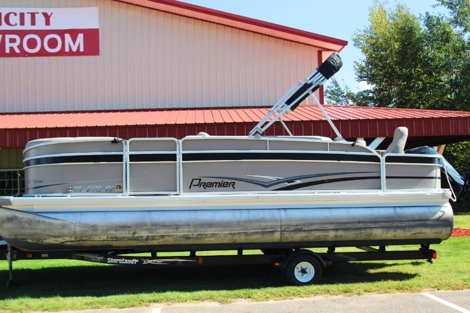 2012 Premier 221 Gemini