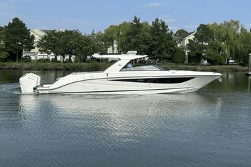 2025 Sea Ray SLX 400 Outboard