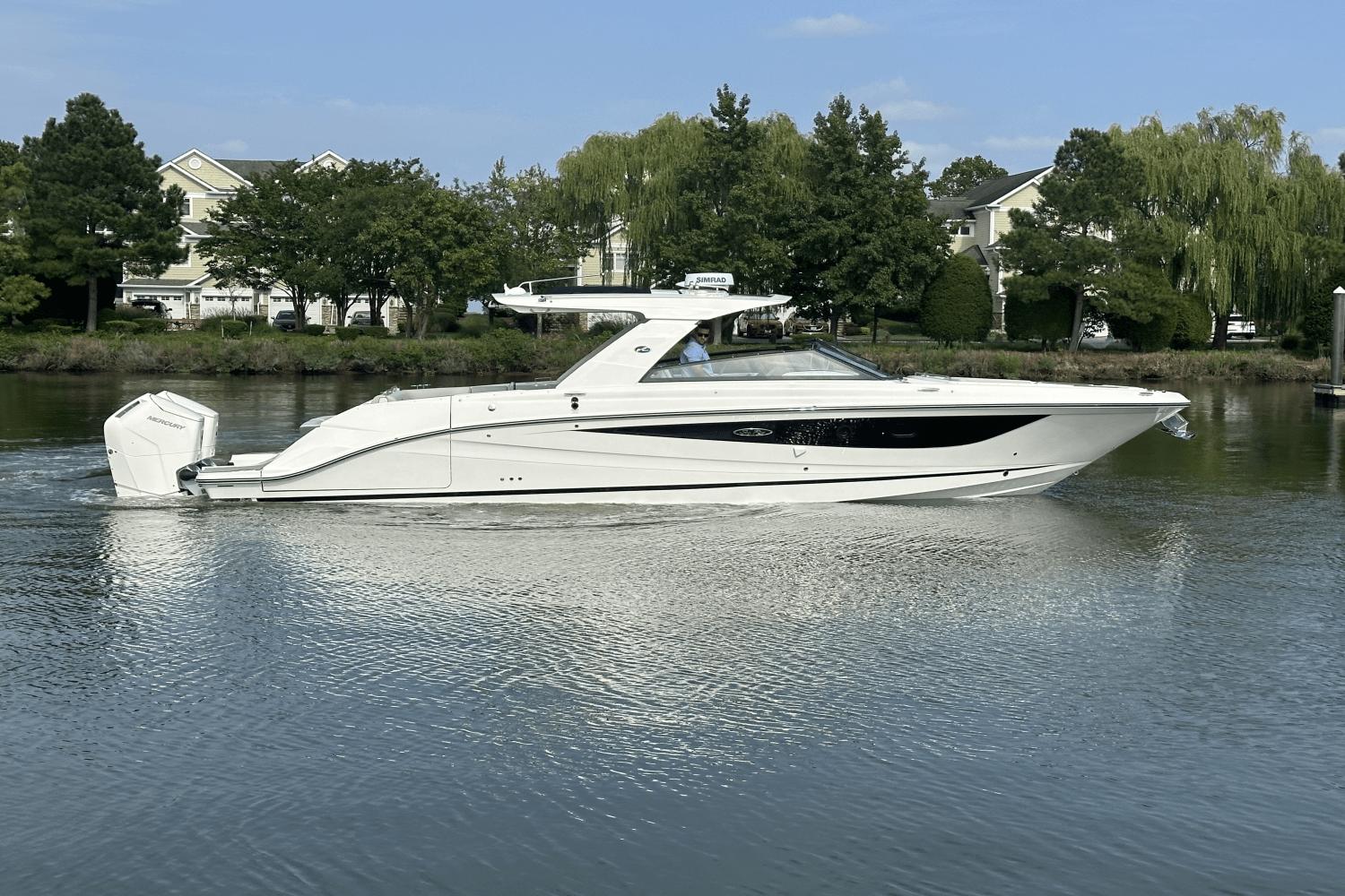 2025 Sea Ray SLX 400 Outboard