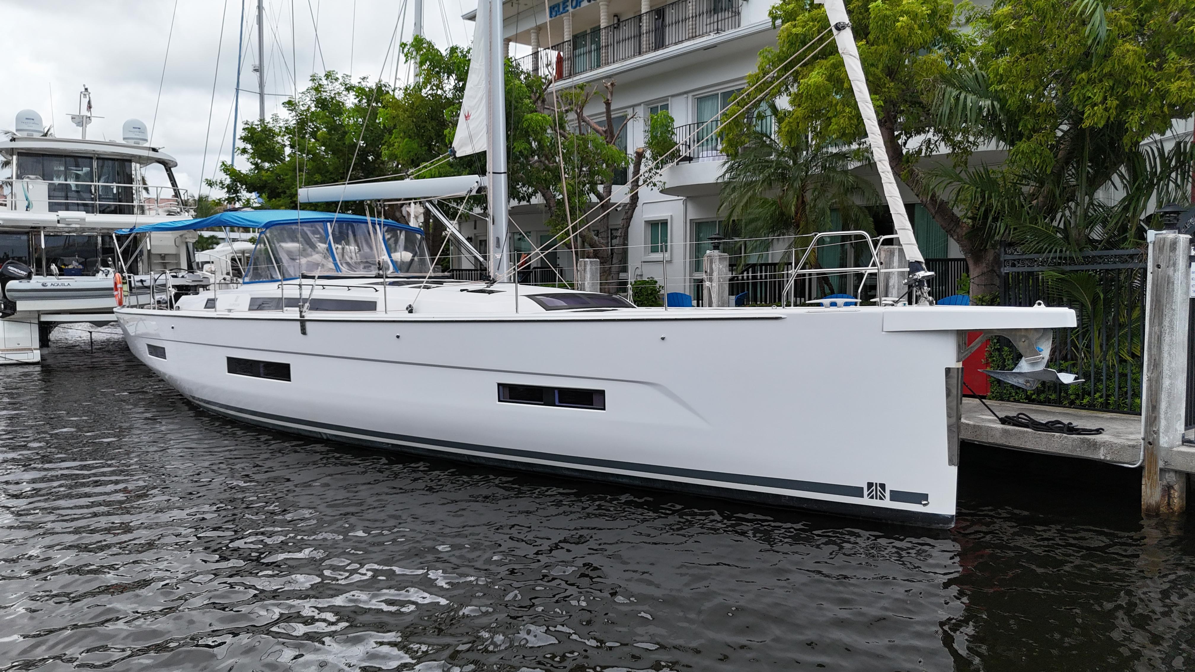 2022 Dufour 530