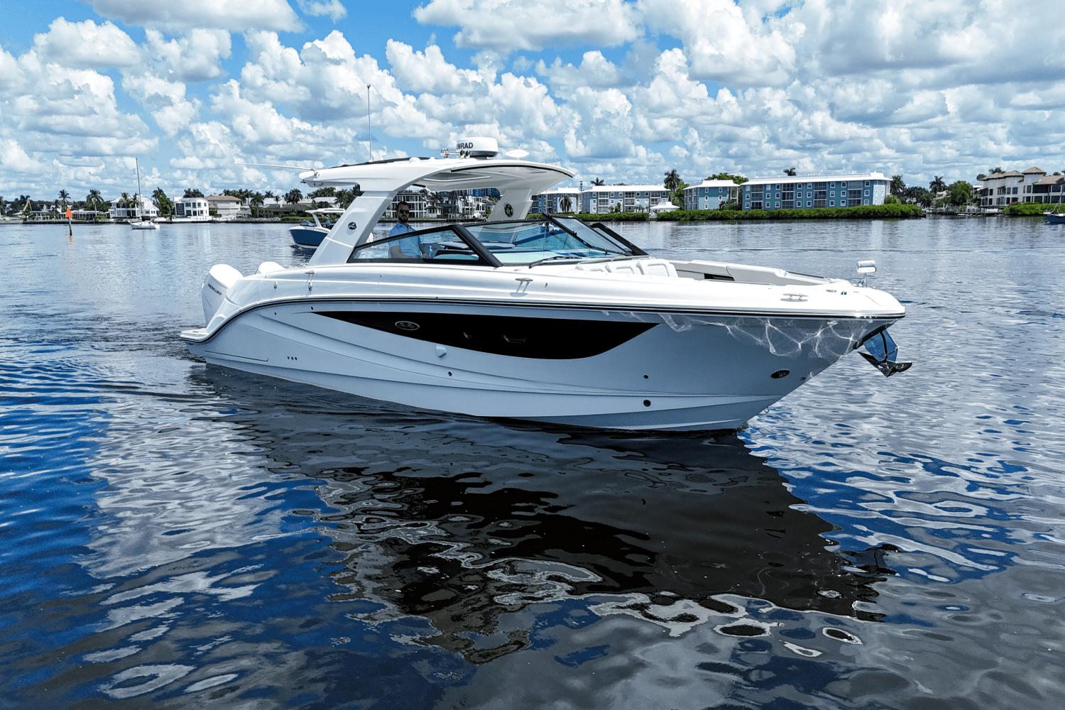 2025 Sea Ray SLX 400 Outboard