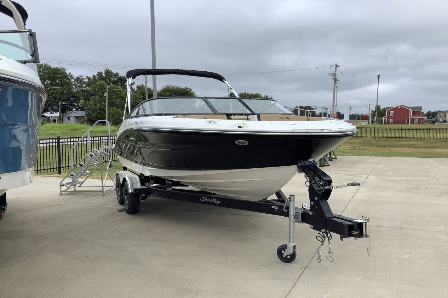 2025 Sea Ray SPX 190