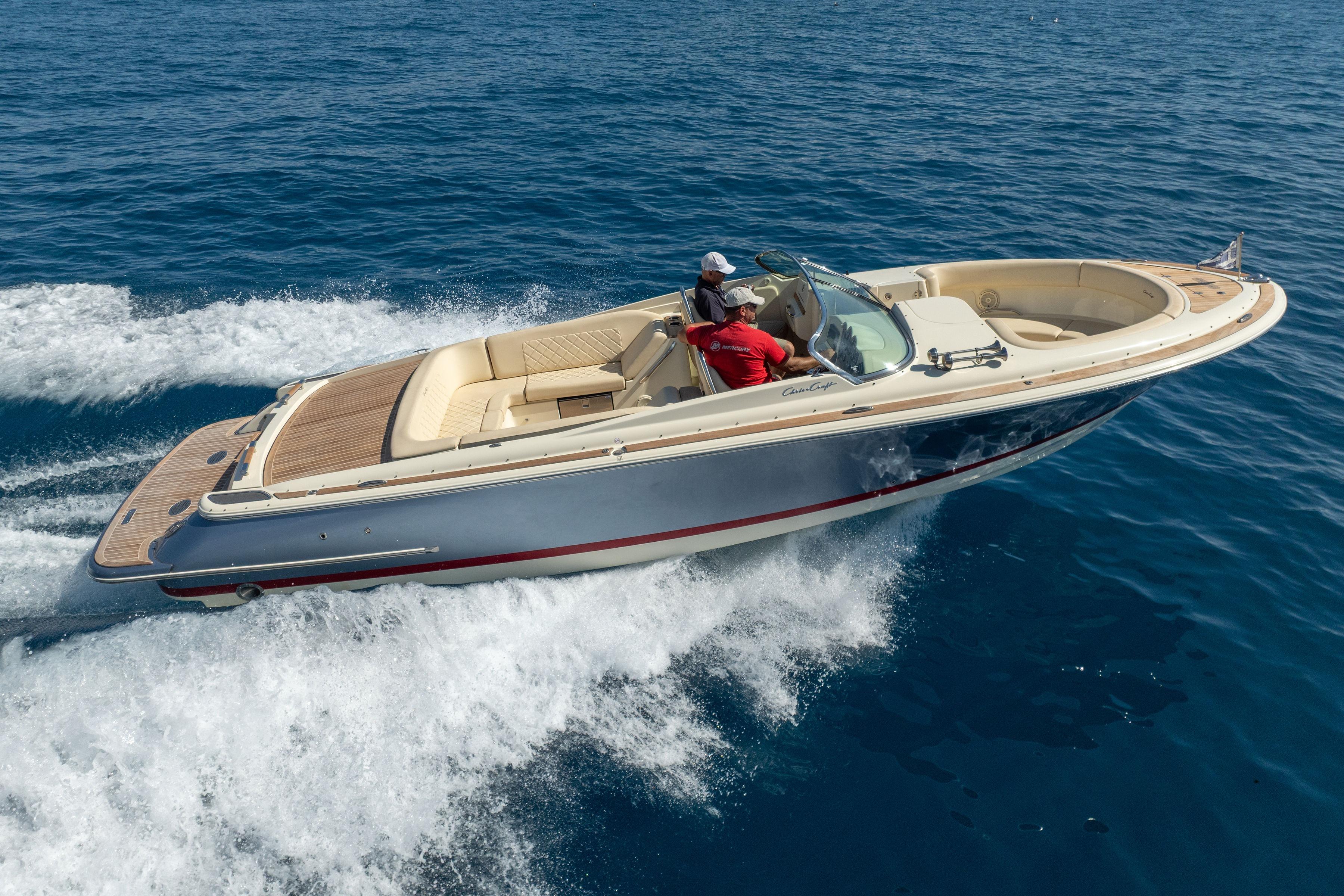 2017 Chris-Craft Launch 30