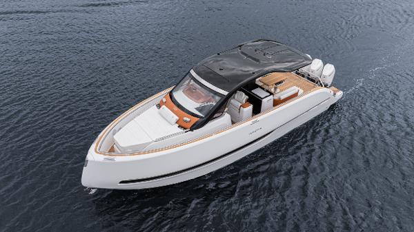 2025 Invictus TT430S