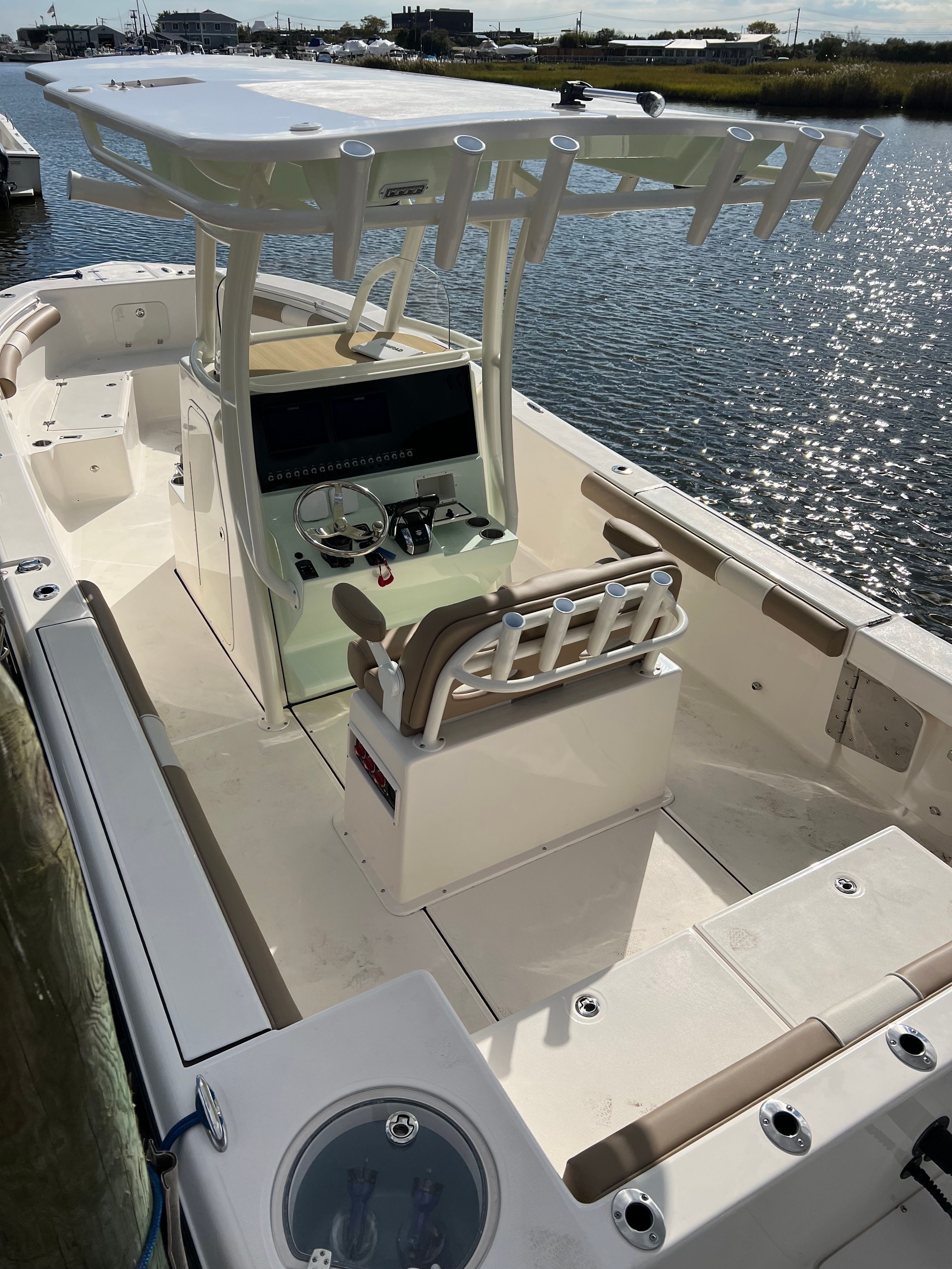 2023 Sea Born LX26 Center Console