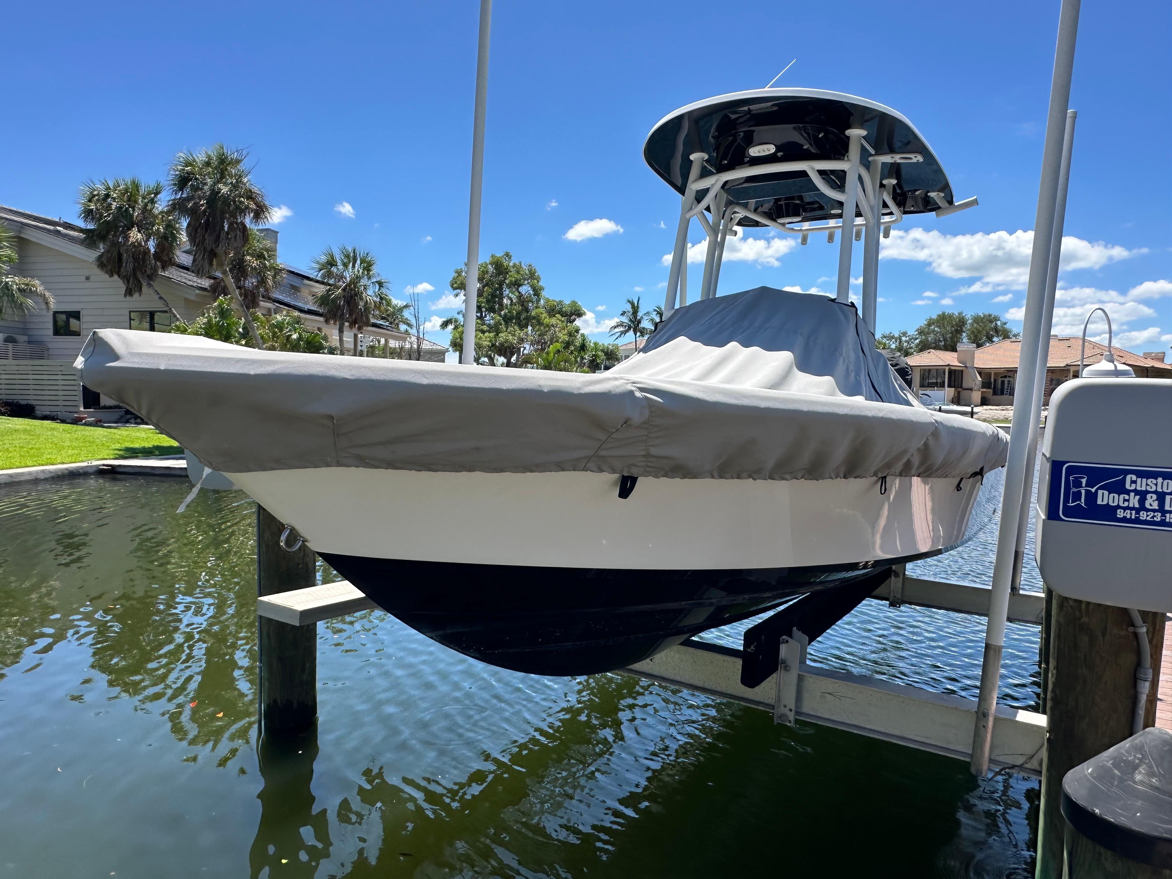 2019 Sportsman Masters 227 Bay Boat