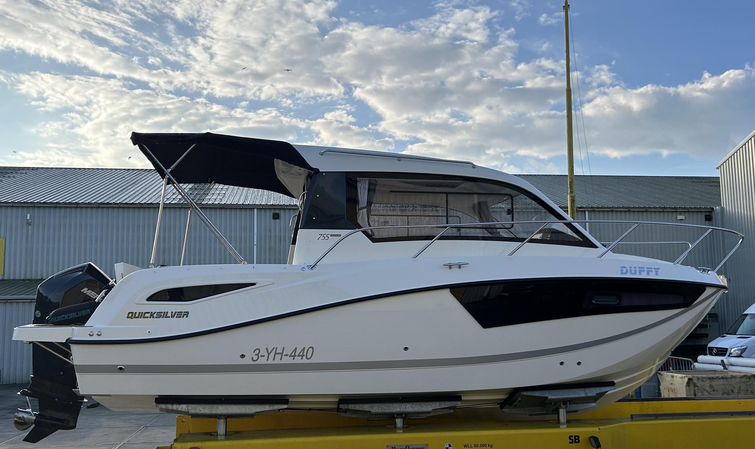 Quicksilver 755 WEEKEND