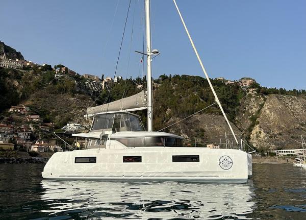 2023 Lagoon 46