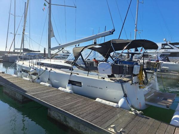 2022 Jeanneau Sun Odyssey 490