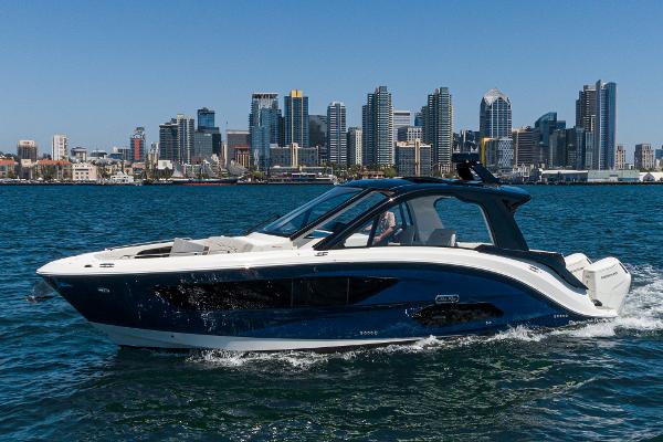 2023 Sea Ray Sundancer 370 Outboard