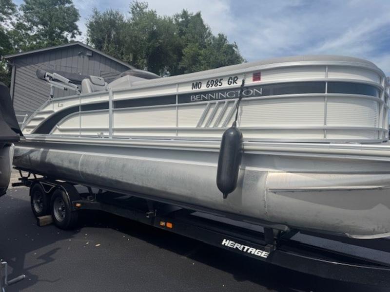 2022 Bennington 25 LSB