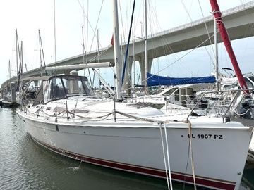 2005 Hunter 38