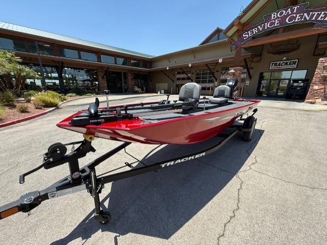 2025 Tracker Panfish 17