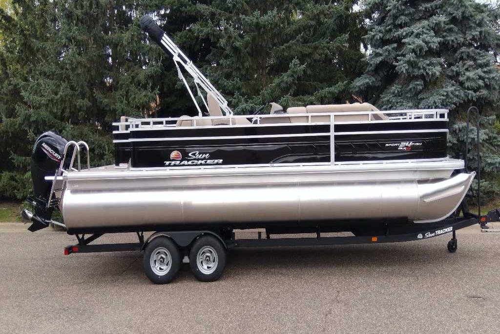 2025 Sun Tracker Sportfish 24 XP3