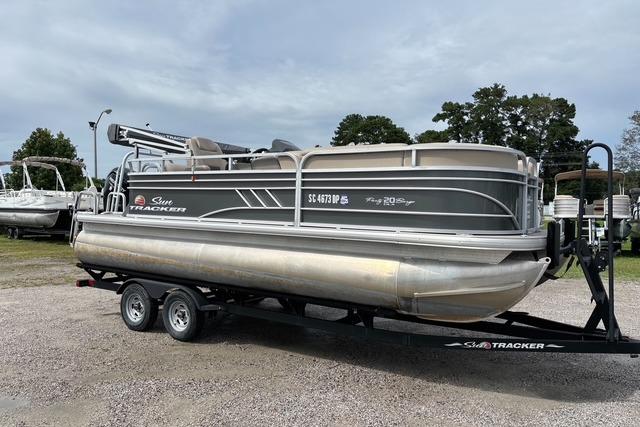 2021 Sun Tracker Party Barge 20 DLX