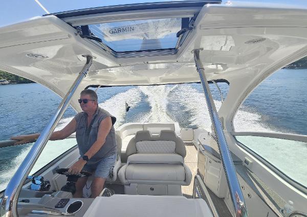 2014 Chaparral 330 Signature