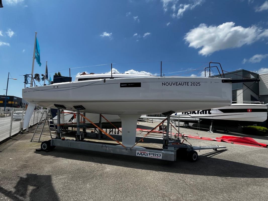 2025 Beneteau First 30