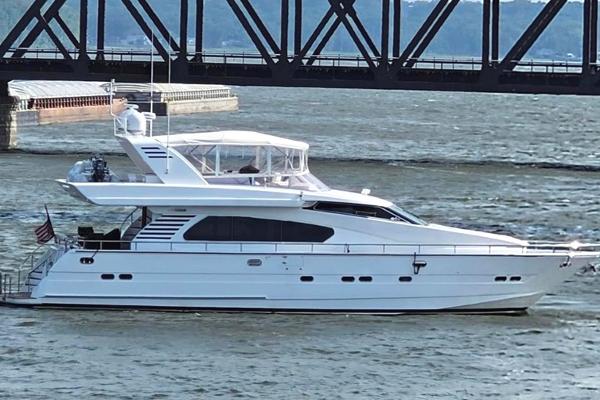 2000 Horizon Flybridge Motor Yacht