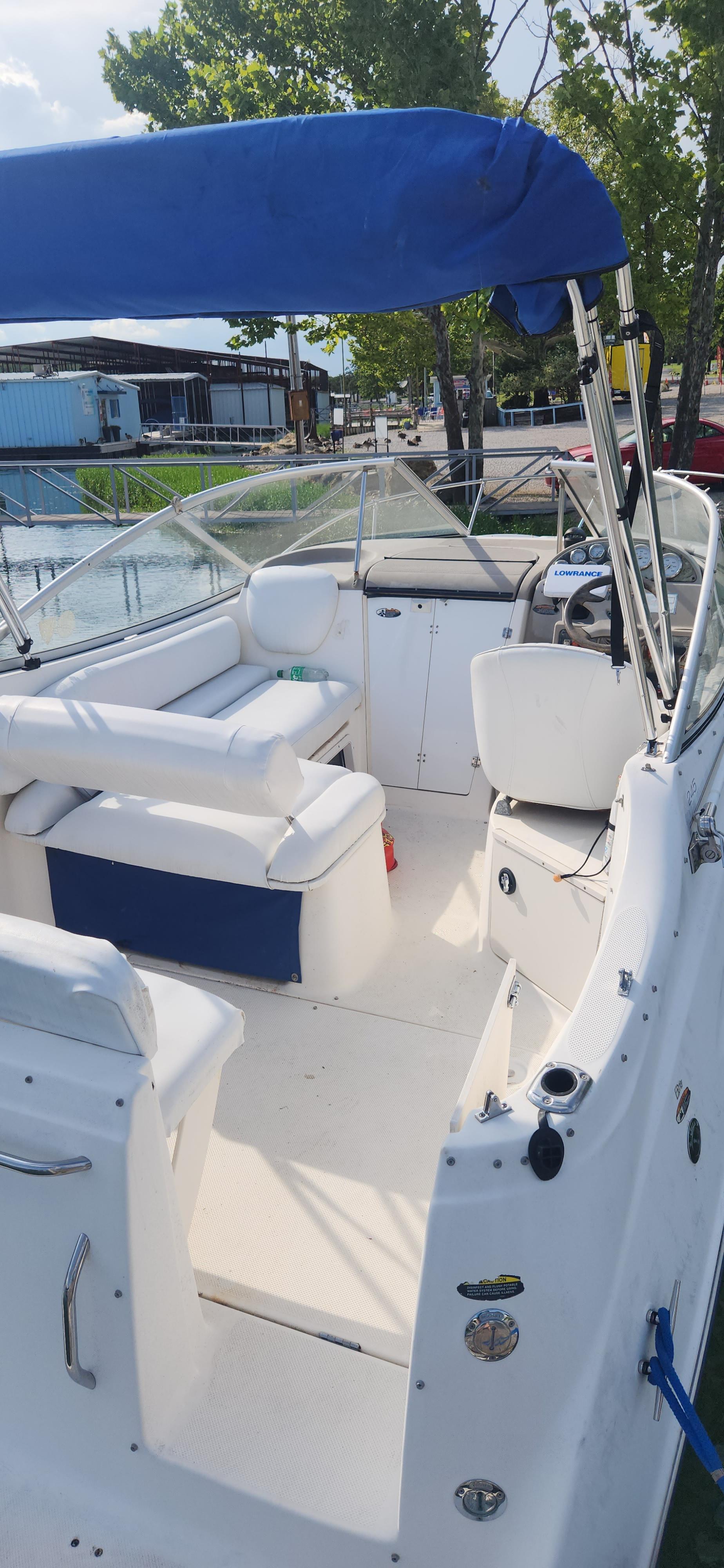 2003 Bayliner 245 Cierra Sunbridge