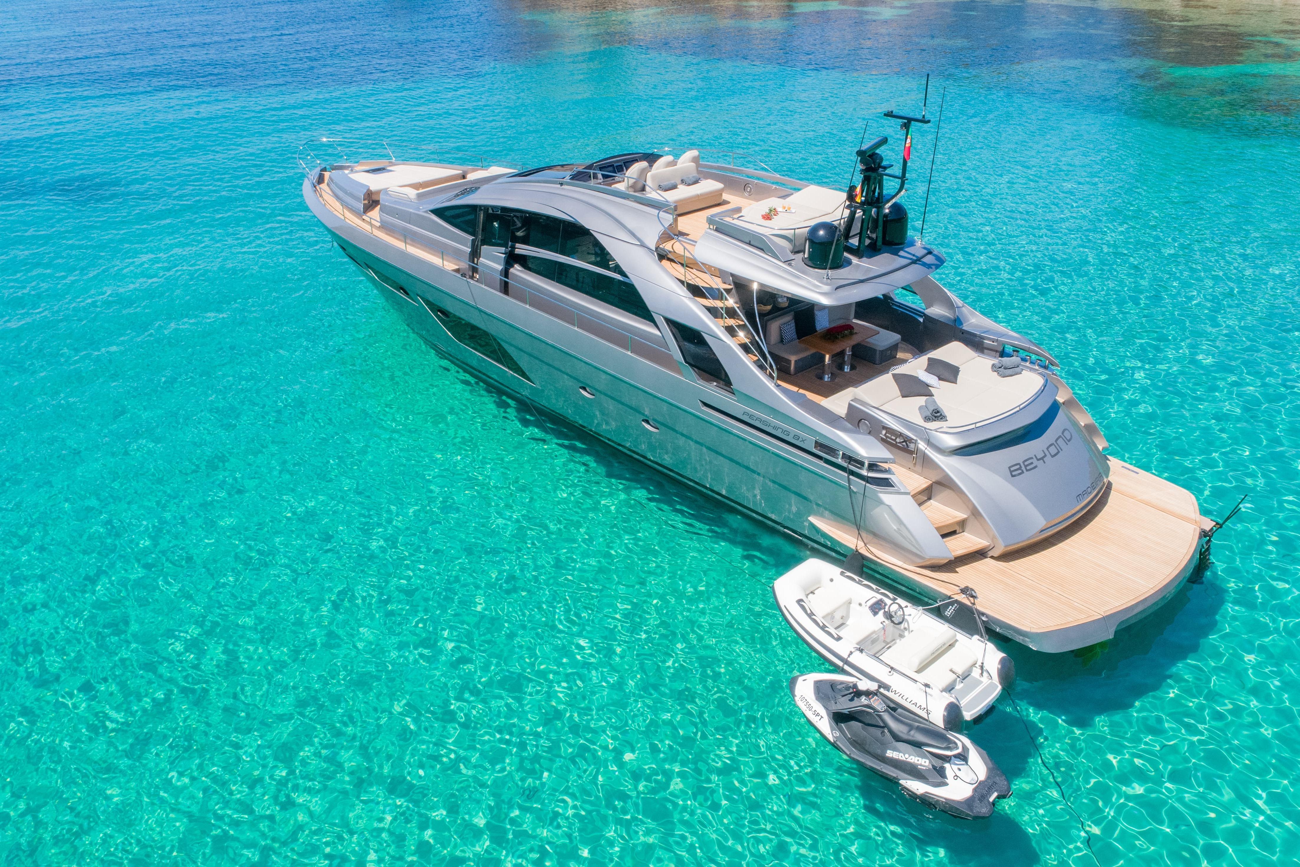 2019 Pershing 8X