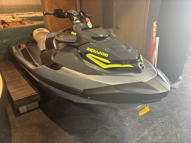 Sea-Doo RXP-X™ 325 Tech, BRP Premium A, Ibr Ice Metal /