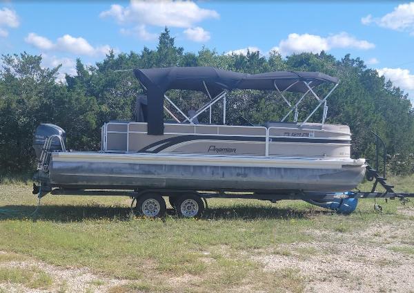 2012 Premier 220 SunSation
