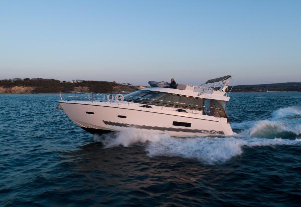 2011 Sealine F42