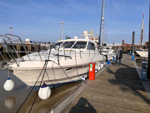 1995 Birchwood 320 Challenger