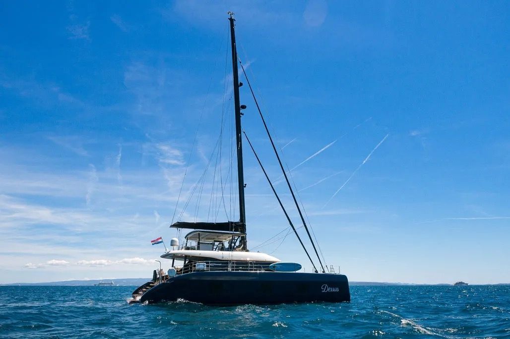 2022 Sunreef 60 Dessus