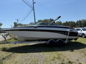 2007 Crownline 270 BR