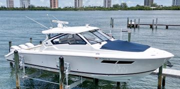 2021 Pursuit DC 365 Dual Console
