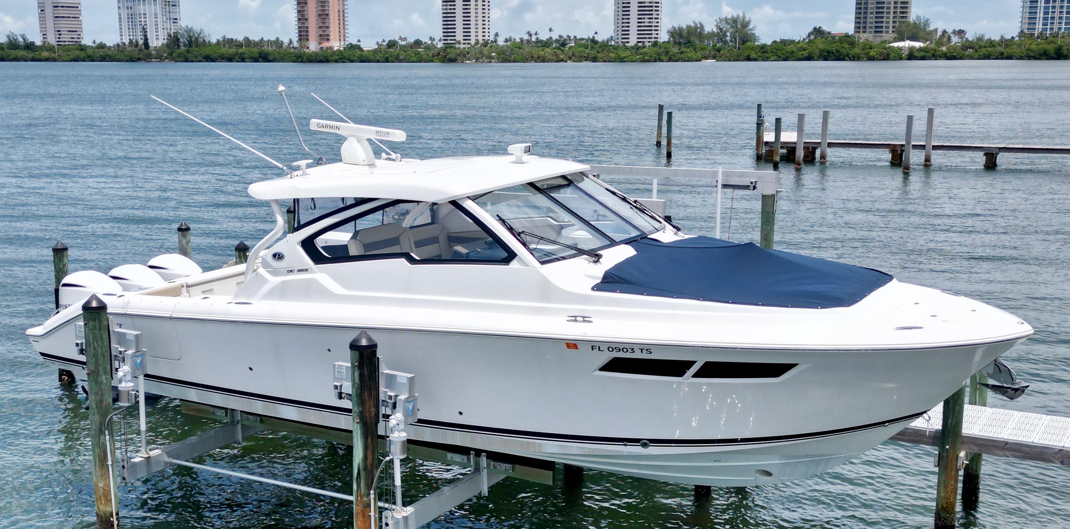 2021 Pursuit DC 365 Dual Console