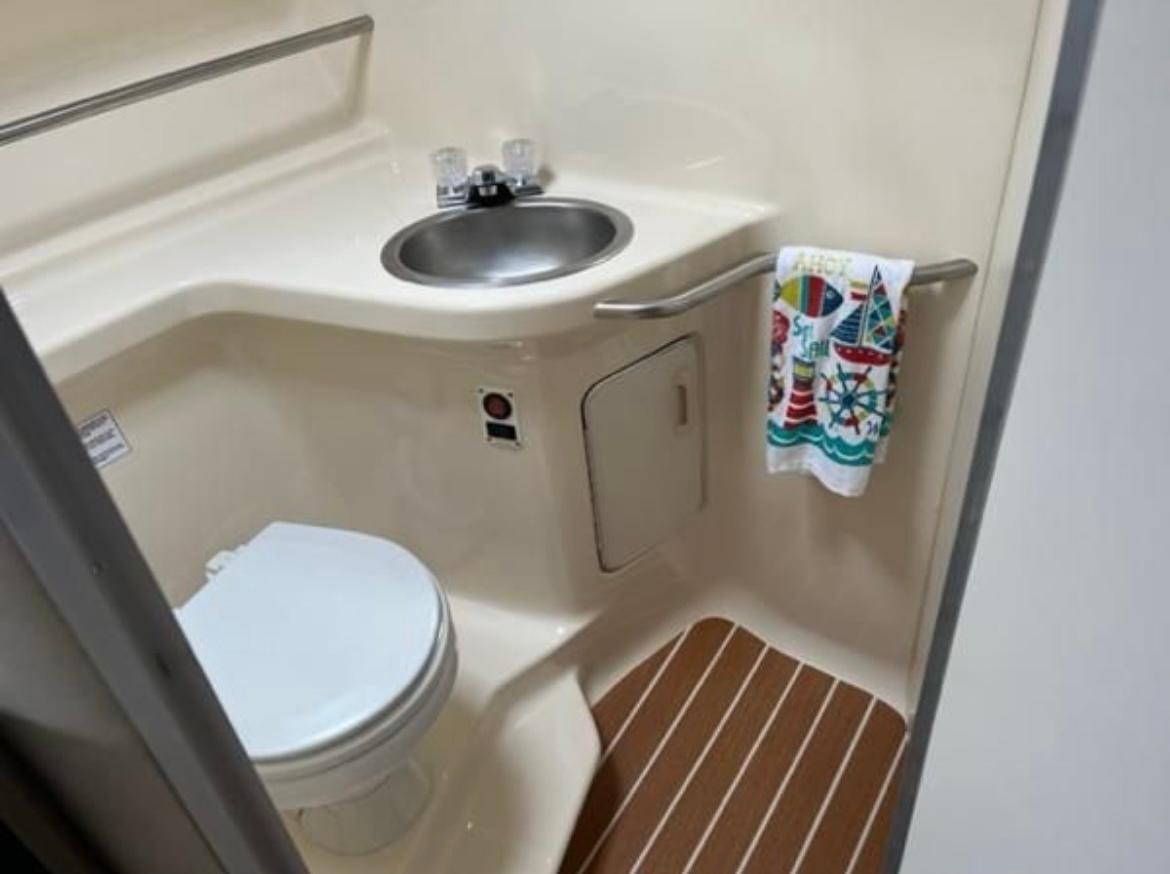 1993 Sea Ray 330 Sundancer