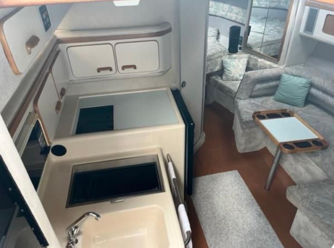 1993 Sea Ray 330 Sundancer