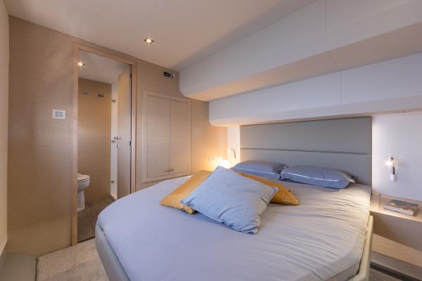 Fountaine Pajot MY 6 Luxurious bedroom on the 2025 Fountaine Pajot MY 6 yacht with ensuite bathroom.