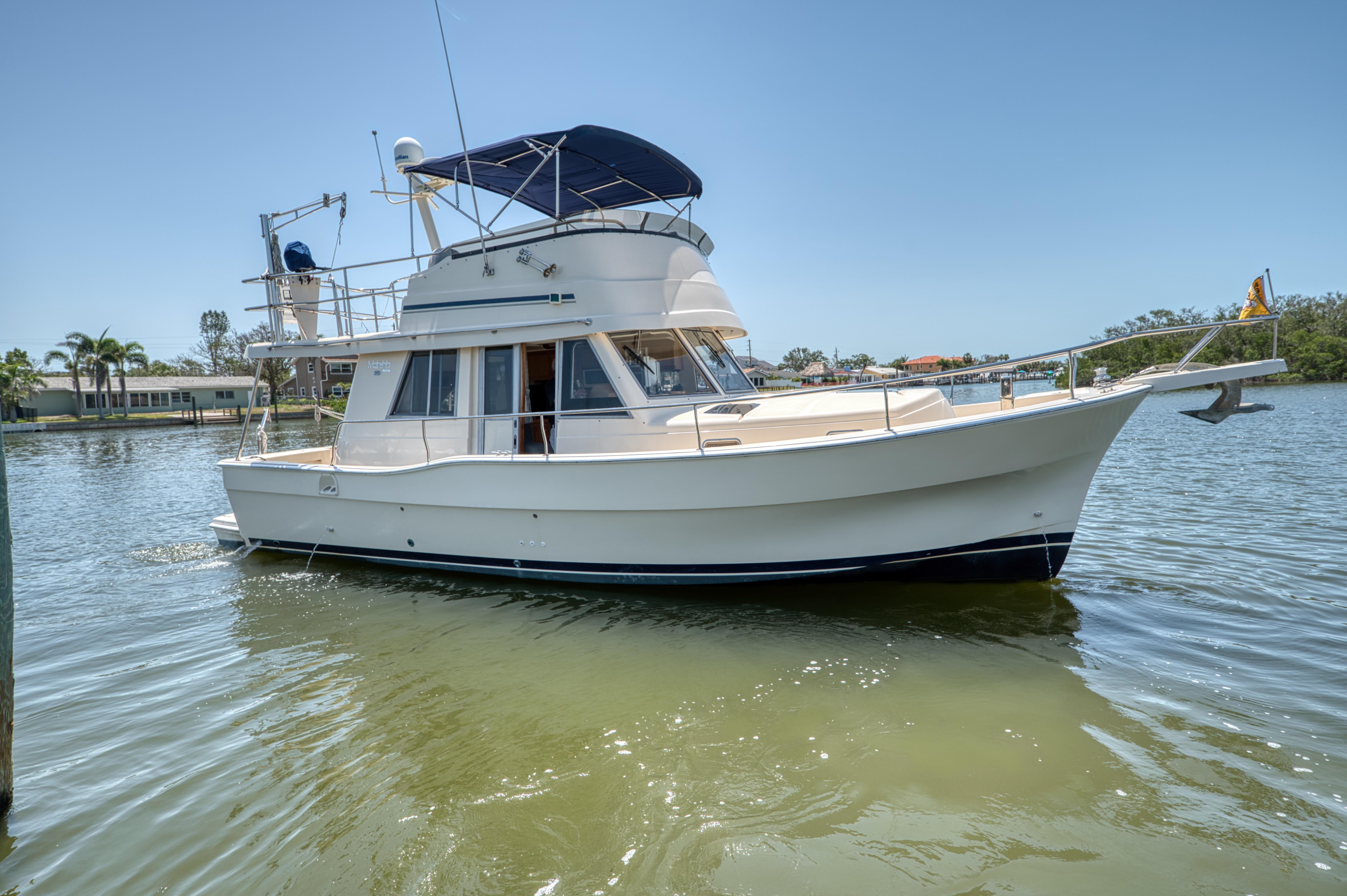 2004 Mainship 390 Trawler