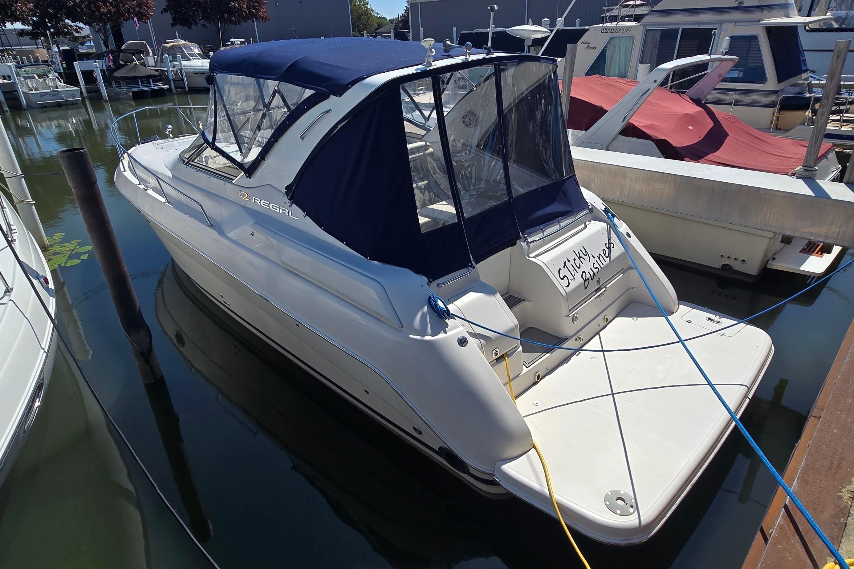 2004 Regal Commodore 3260