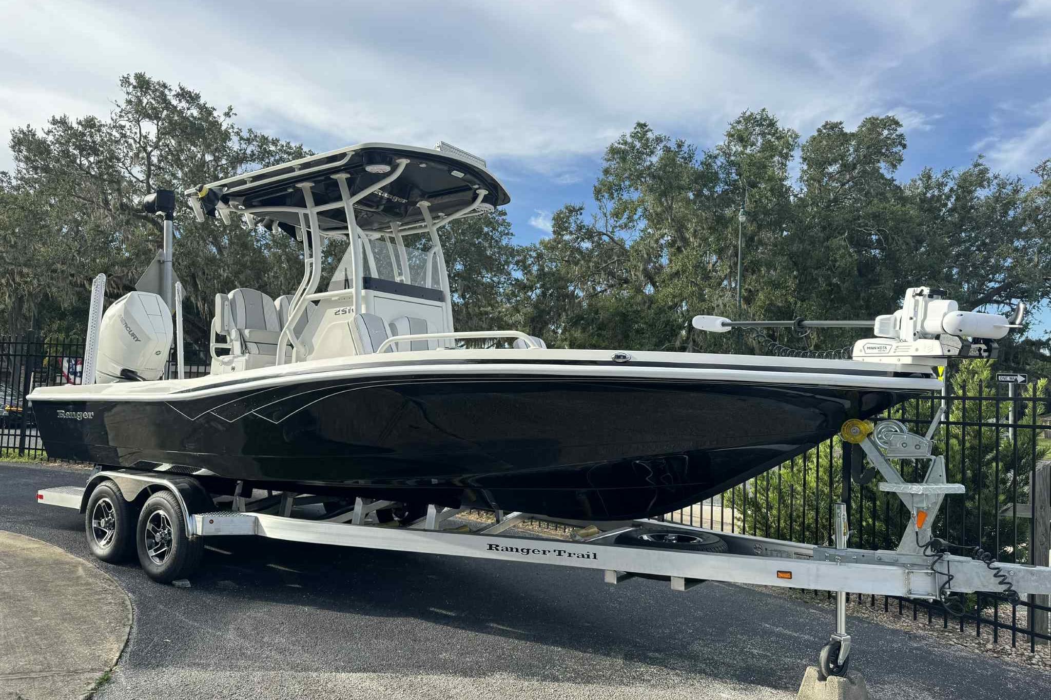 2026 Ranger 2510 Bay