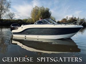Uttern T51 Uttern T51 boat on calm water, 2015 model, with Mercury engine, Gelderse Spitsgatters.