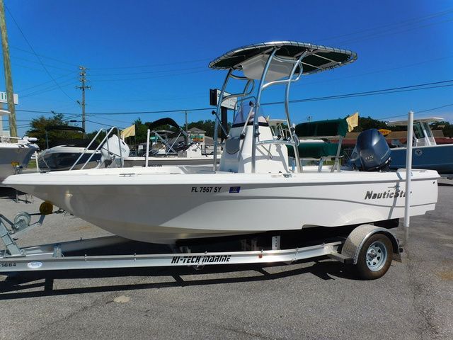 2021 NauticStar 195 Bay
