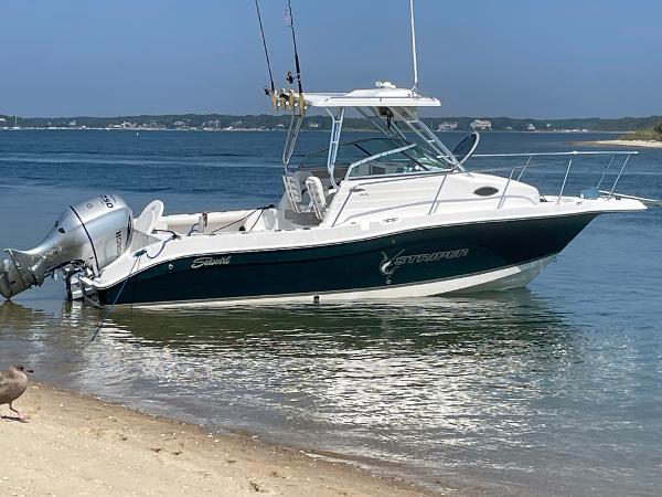 2006 Seaswirl Striper 2301 Walkaround OB
