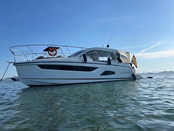 2024 Sealine C390V
