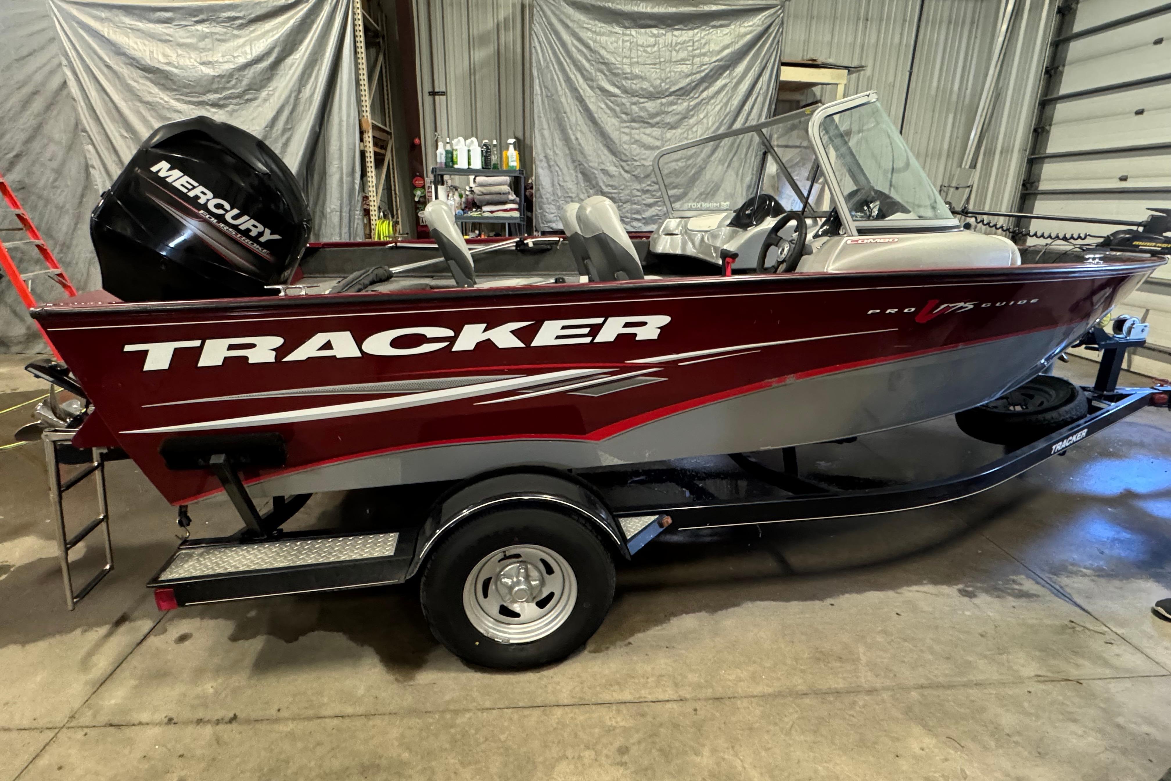 2014 Tracker Pro Guide V-175 Combo