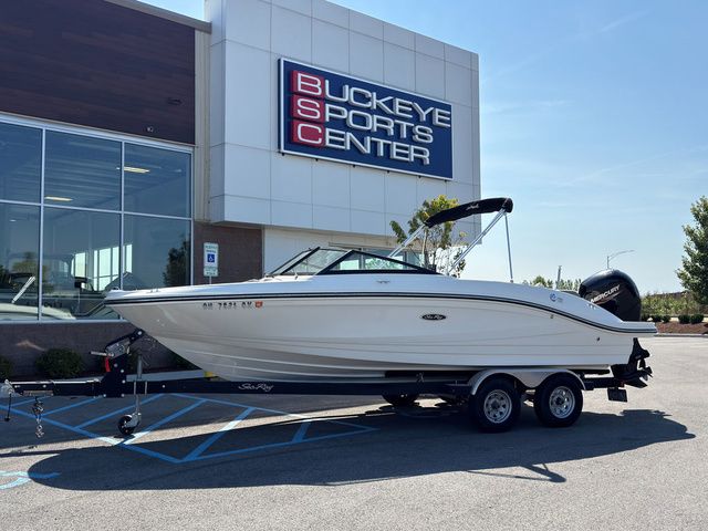 2020 Sea Ray SPX 210 Outboard