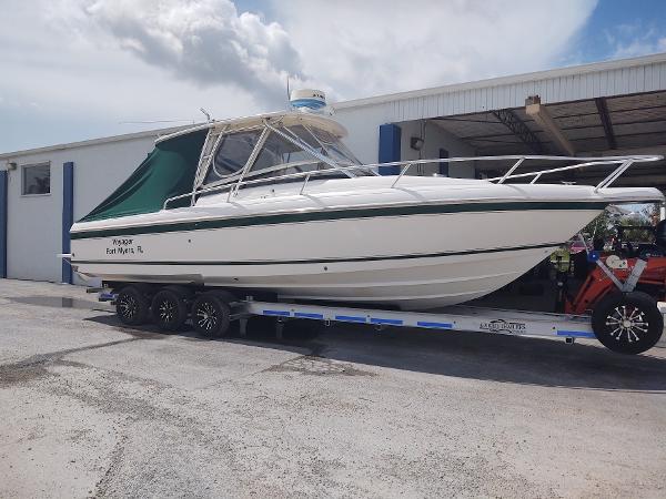 2005 Intrepid 310 Walkaround