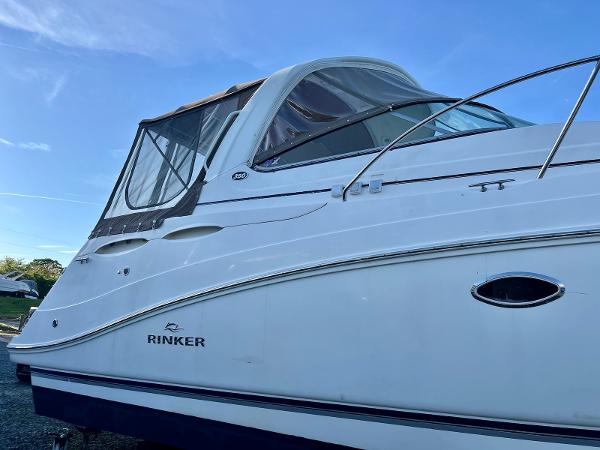 Rinker 350 Express Cruiser 2007 Rinker 350 Express Cruiser boat with sleek design and white exterior.
